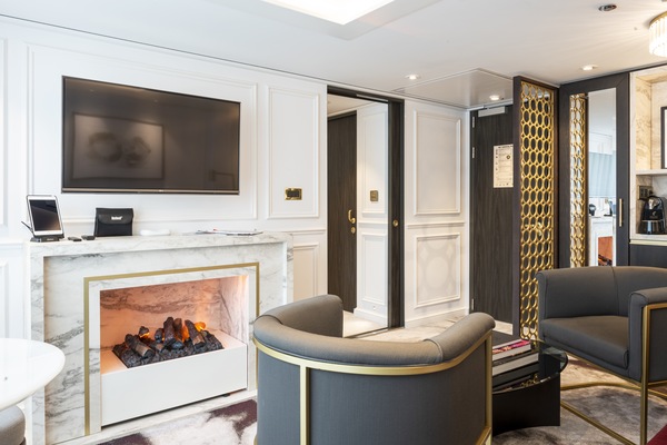 Riverside Luxury Cruises DEBUSSY BACH RAVEL Suite - Ian Schemper Photography 5.jpg